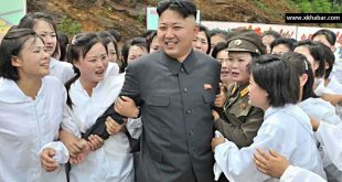 Kim Jung UN with girls