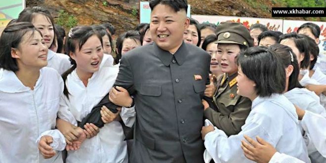 Kim Jung UN with girls