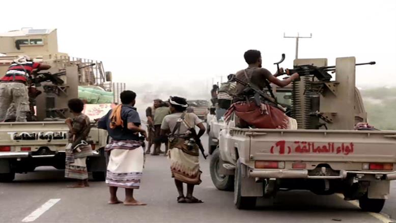 مقتل عشرات الحوثيين باشتباكات قرب مطار الحديدة