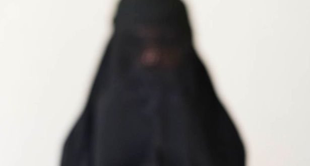 Saudi Woman hit by husband - زوجة سعودية معنفة