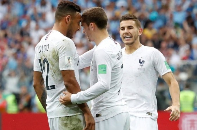 فرنسا اول المتأهلين الى نصف نهائي كأس العالم بفوزها على الاوروغواي