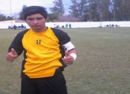 وفاة حارس مرمى بسكتة قلبية بعد تصديه لضربة جزاء Ramon Ismael Coronel