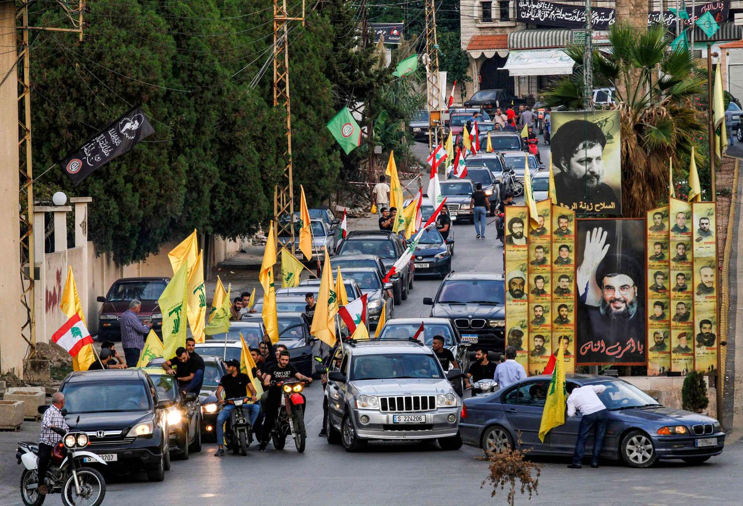 إليكم تفاصيل ما يحصل في لبنان.. ما علاقة حزب الله؟