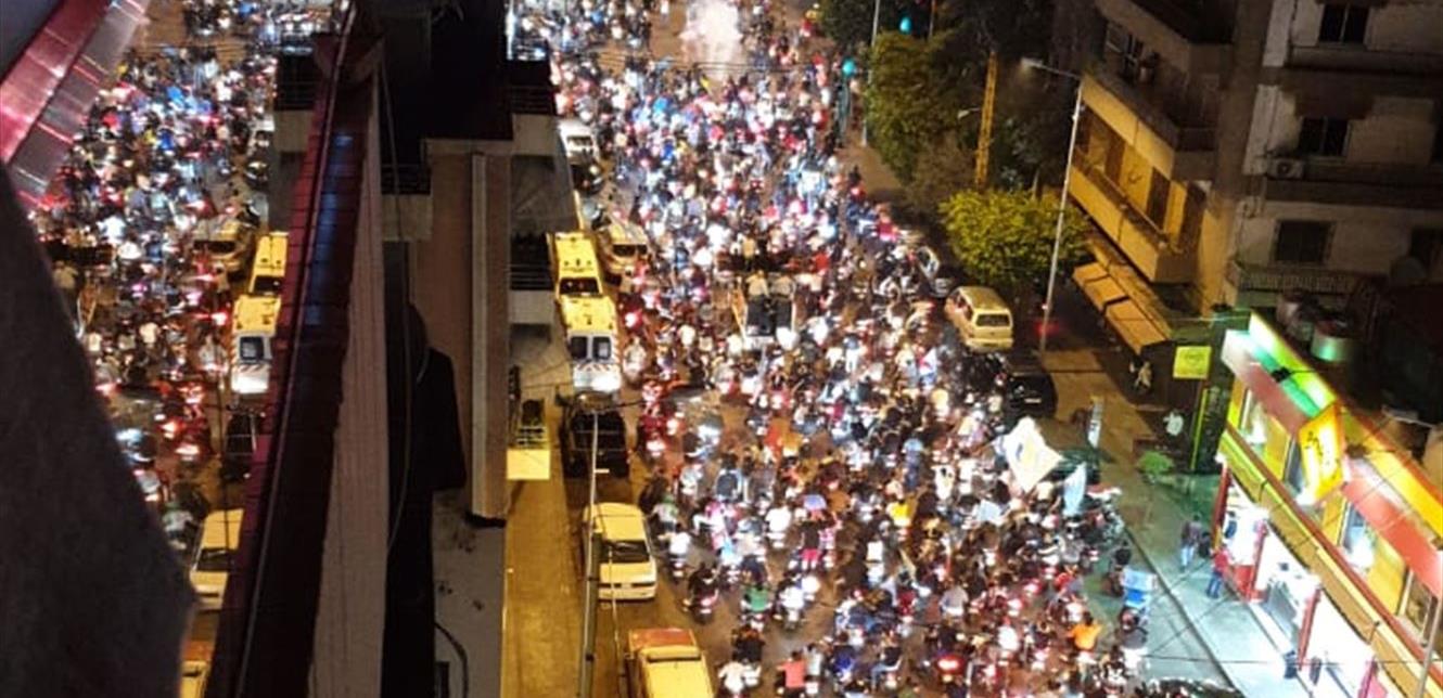 بالفيديو.. مسيرات في بيروت دعماً للحريري