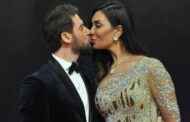 قبلة ساخنة من ممثل مصري لزوجته تثير الجدل..فيديو