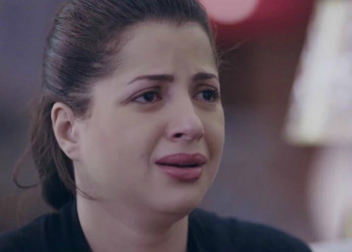 بعد خروجها من السجن منى فاروق بطلة الفيلم الاباحي تبكي وتهدد بالإنتحار موقع خبر