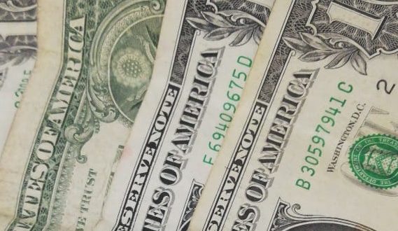 صدمة بالشارع اللبناني..ارتفاع الدولار الى 40 ألف ليرة