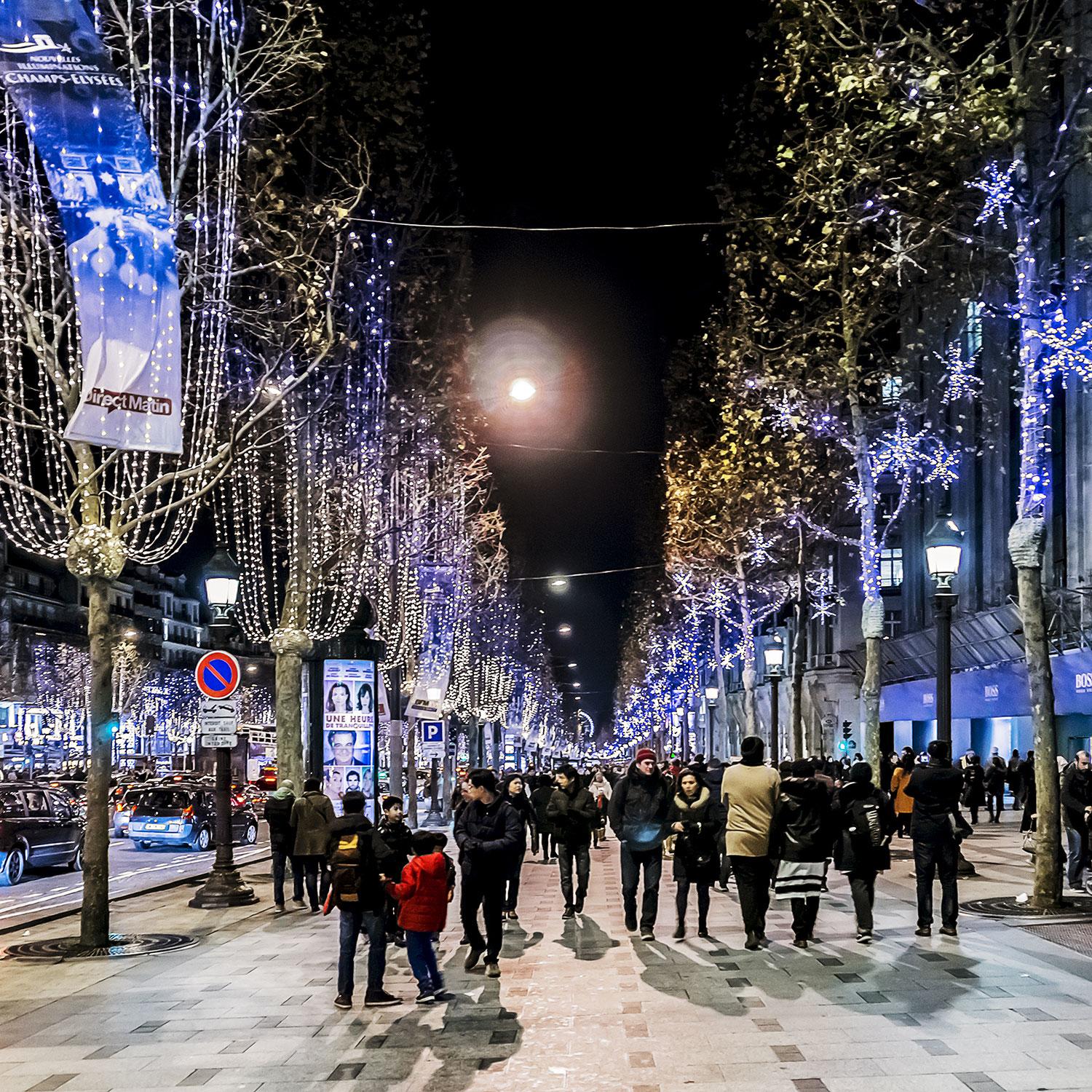 شوارع باريس في ديسمبر