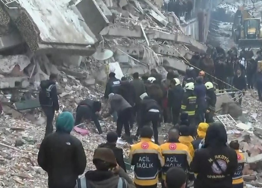 زلزال تركيا يضرب سوريا ولبنان ويخلّف مئات القتلى