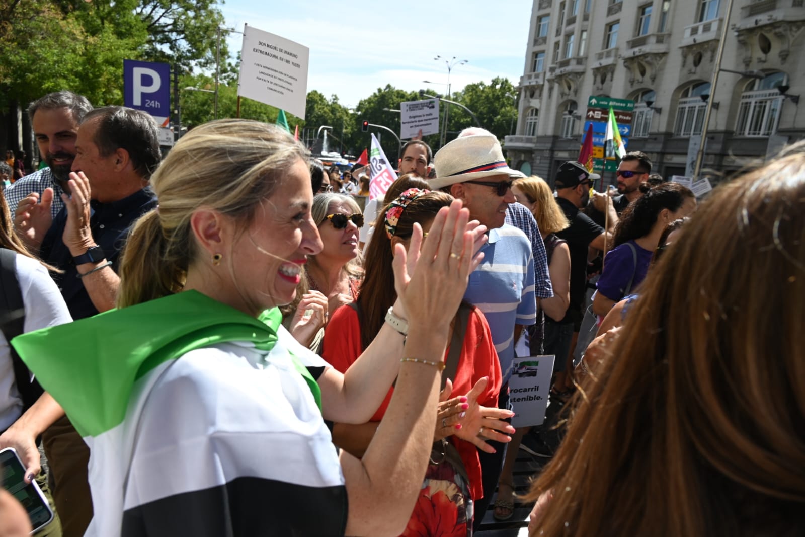 ابنة المدرب غوارديولا تدعم فلسطين