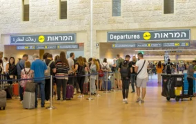 يرحلون ونبقى..مطارات اسرائيل تشهد مغادرة نصف مليون جبان